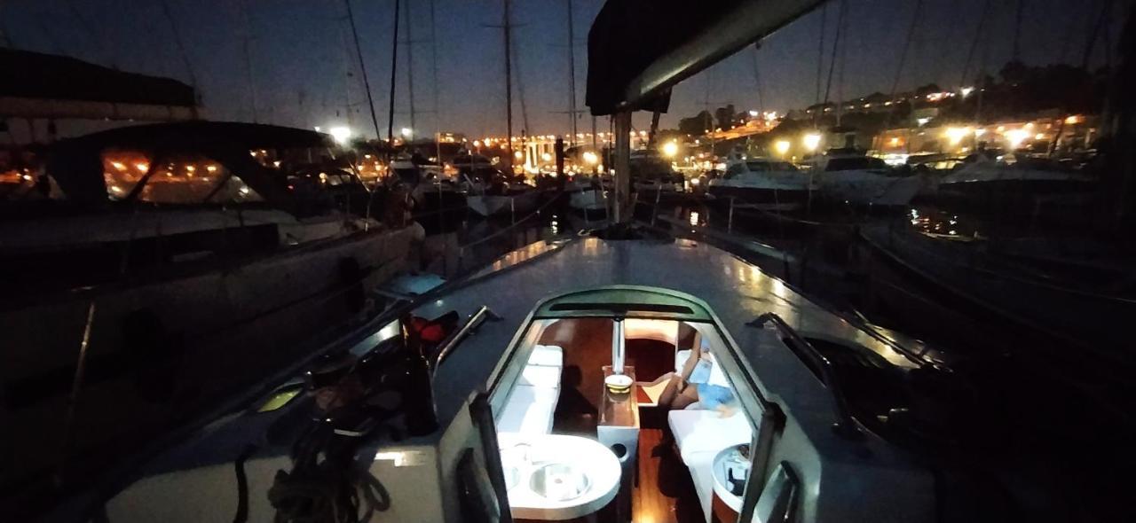 Yatch Barracuda Douro Marina Boat Sleep Experience Ξενοδοχείο Βίλα Νόβα ντε Γκάια Εξωτερικό φωτογραφία