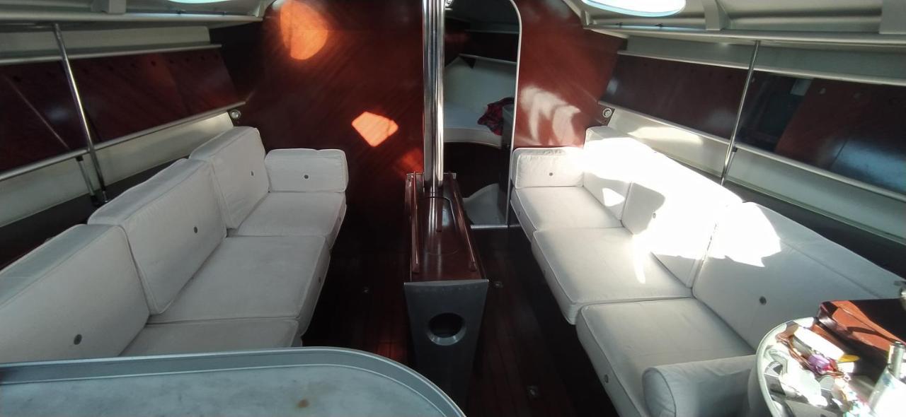 Yatch Barracuda Douro Marina Boat Sleep Experience Ξενοδοχείο Βίλα Νόβα ντε Γκάια Εξωτερικό φωτογραφία