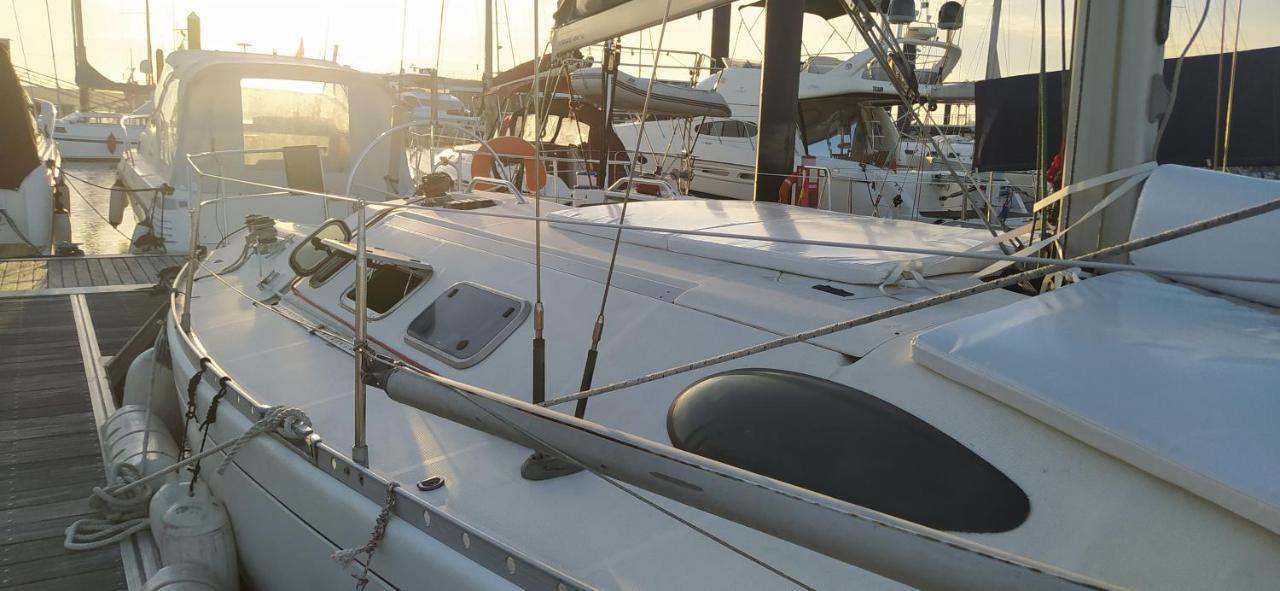 Yatch Barracuda Douro Marina Boat Sleep Experience Ξενοδοχείο Βίλα Νόβα ντε Γκάια Εξωτερικό φωτογραφία