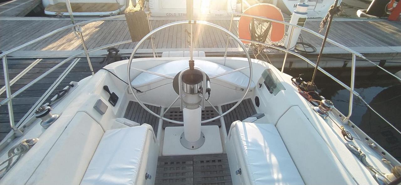 Yatch Barracuda Douro Marina Boat Sleep Experience Ξενοδοχείο Βίλα Νόβα ντε Γκάια Εξωτερικό φωτογραφία