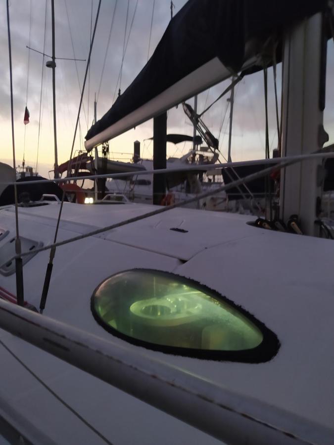 Yatch Barracuda Douro Marina Boat Sleep Experience Ξενοδοχείο Βίλα Νόβα ντε Γκάια Εξωτερικό φωτογραφία