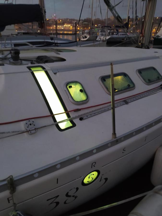 Yatch Barracuda Douro Marina Boat Sleep Experience Ξενοδοχείο Βίλα Νόβα ντε Γκάια Εξωτερικό φωτογραφία