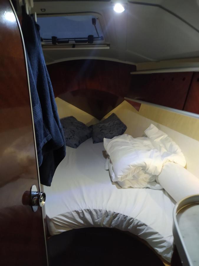 Yatch Barracuda Douro Marina Boat Sleep Experience Ξενοδοχείο Βίλα Νόβα ντε Γκάια Εξωτερικό φωτογραφία