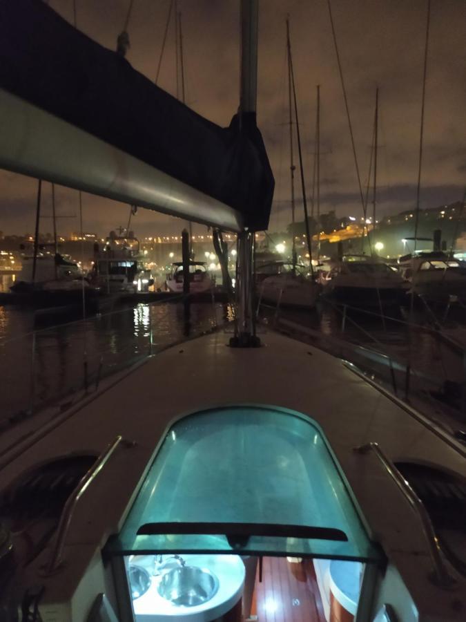 Yatch Barracuda Douro Marina Boat Sleep Experience Ξενοδοχείο Βίλα Νόβα ντε Γκάια Εξωτερικό φωτογραφία