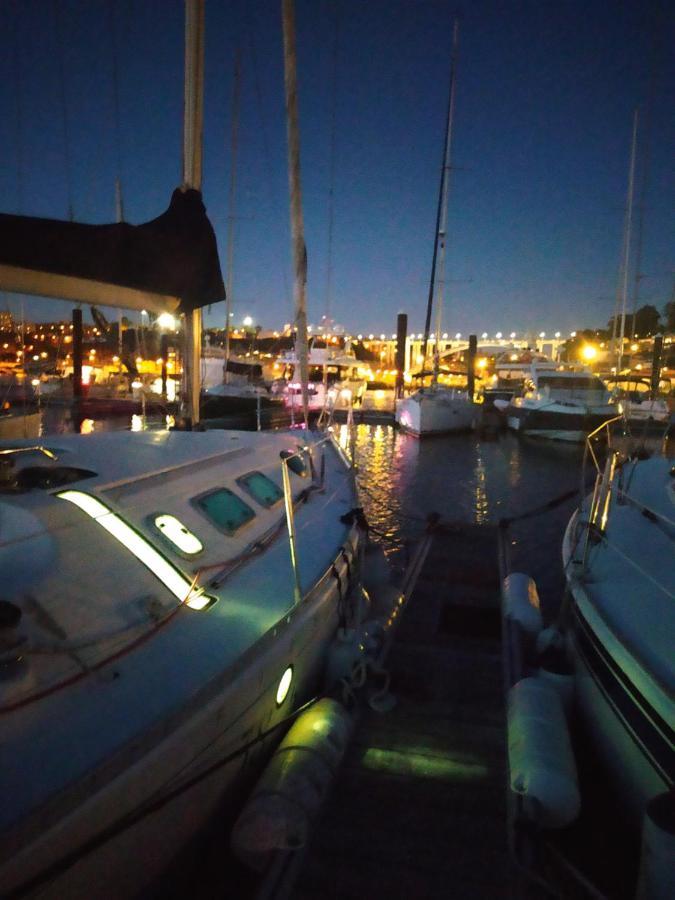 Yatch Barracuda Douro Marina Boat Sleep Experience Ξενοδοχείο Βίλα Νόβα ντε Γκάια Εξωτερικό φωτογραφία